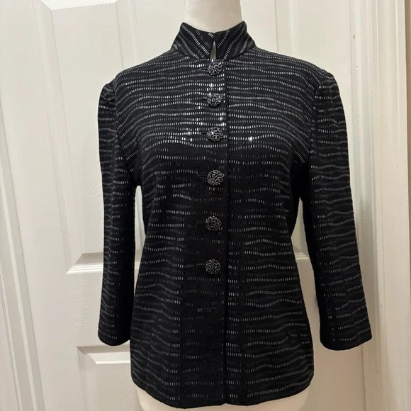 St. John Evening Black Textured Open-Front Blazer Embellished Buttons Size 2 - Picture 5 of 15